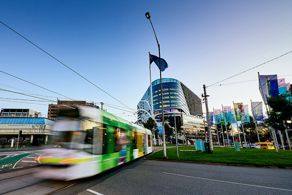 Top tips for driving with trams HERO + TEXT